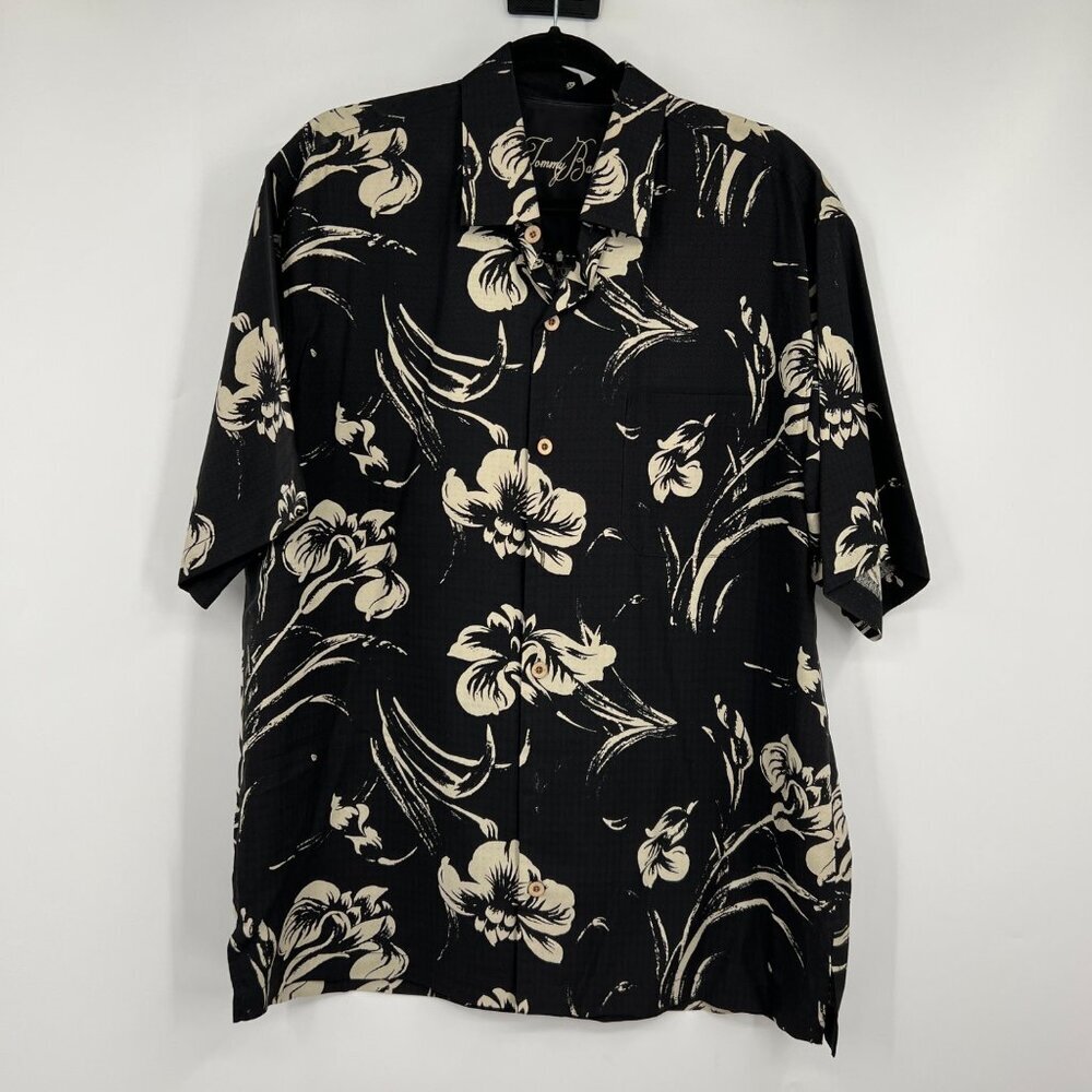 Tommy Bahama Hawaiian Shirt Size Large 100% Silk Floral Vacation Cruise Camp Bla